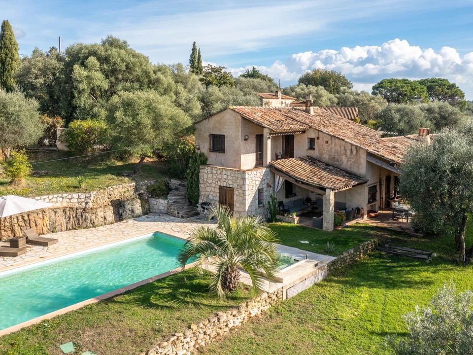 Villa i Tourrettes-sur-Loup, Alpes-Maritimes - foto 1