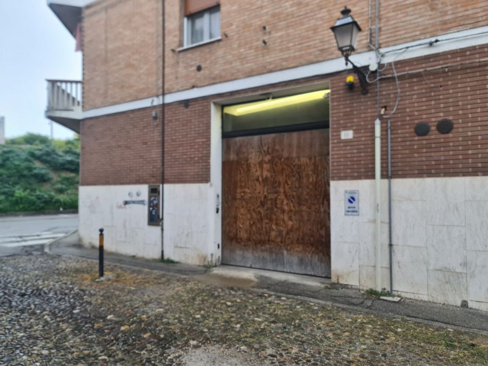 Garaż: Ferrara, Ferrara – zdjęcie 1
