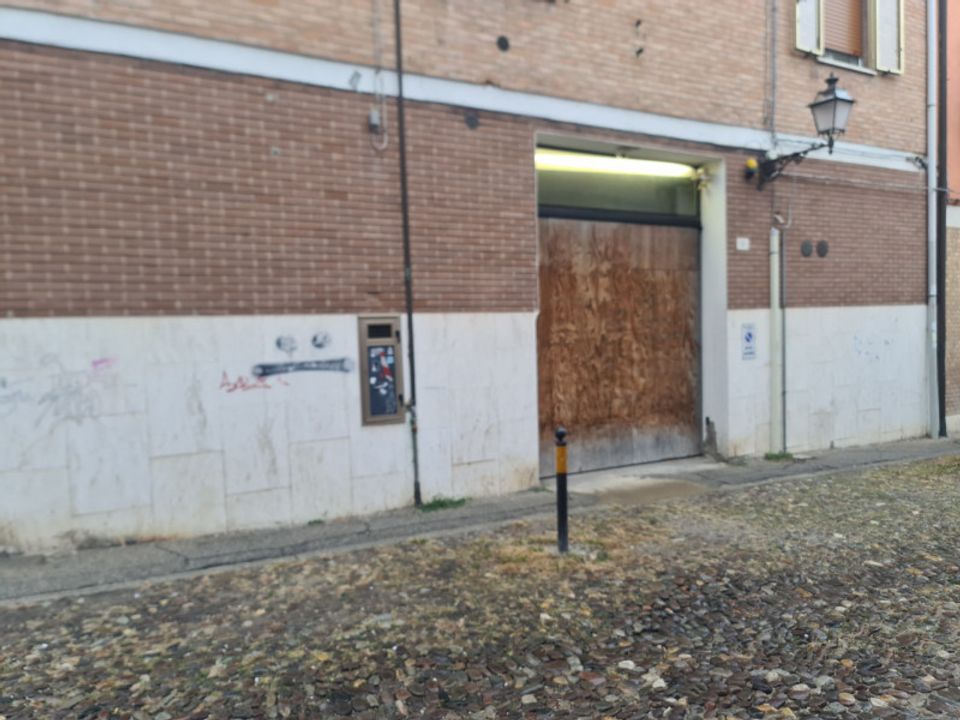 Garaż: Ferrara, Ferrara – zdjęcie 2