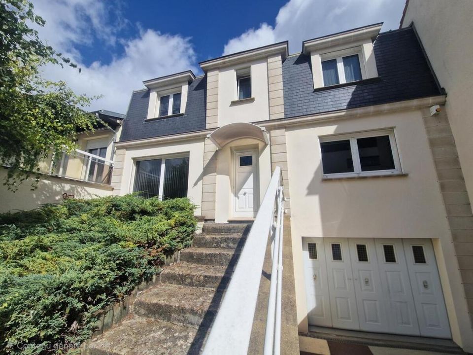 Villa i Suresnes, Hauts-de-Seine - bilde 1