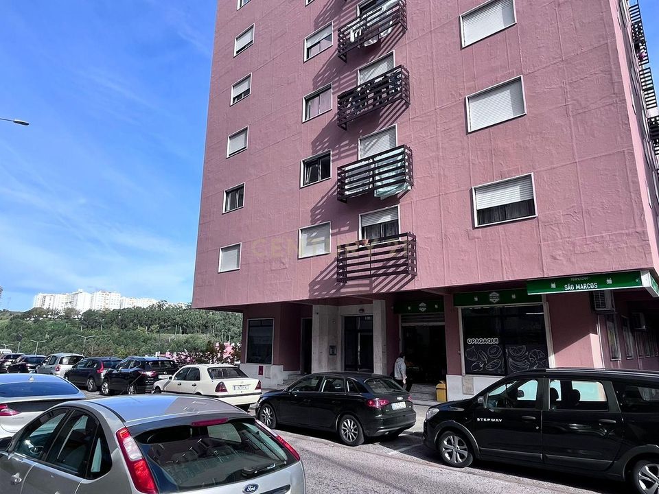 Erhvervsejendom i Cacem, Lisbon - foto 1