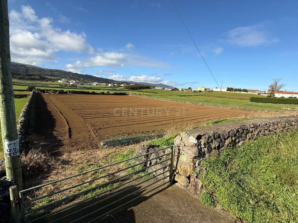 Helårsgrund i Vila da Praia da Vitoria, Terceira - foto 1