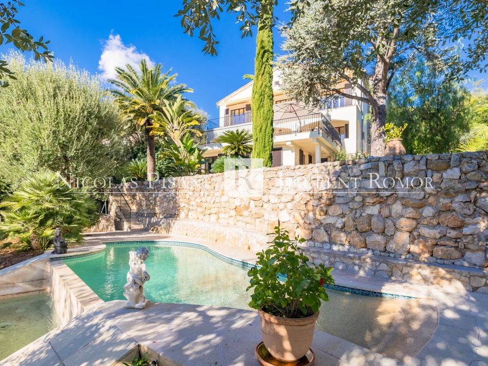 Villa i Roquebrune-Cap-Martin, Alpes-Maritimes - foto 1