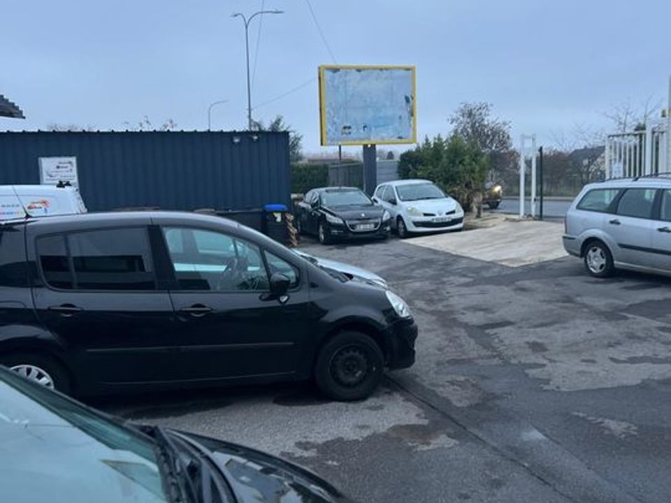 Erhvervsejendom i Meaux, Seine-et-Marne - foto 1