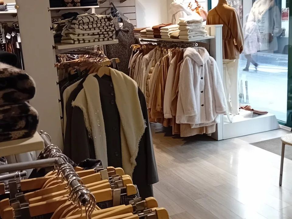 Erhvervsejendom i Aurillac, Cantal - foto 3