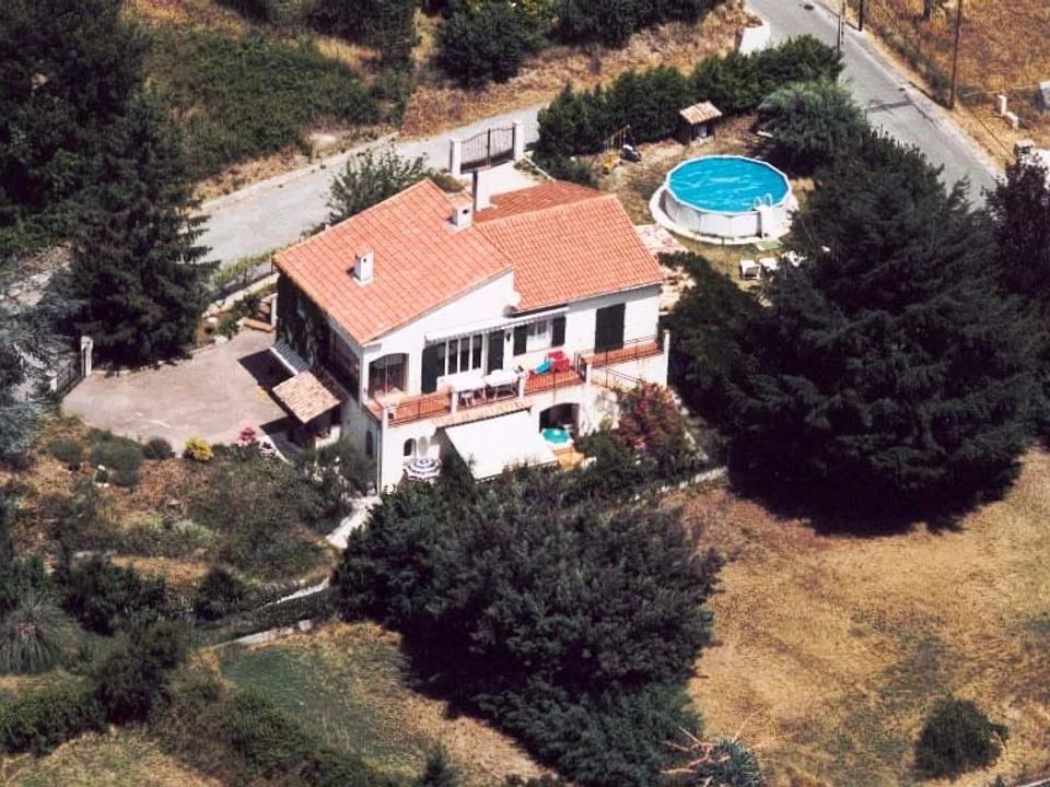 Villa in Berre-les-Alpes, Alpes-Maritimes - foto 1