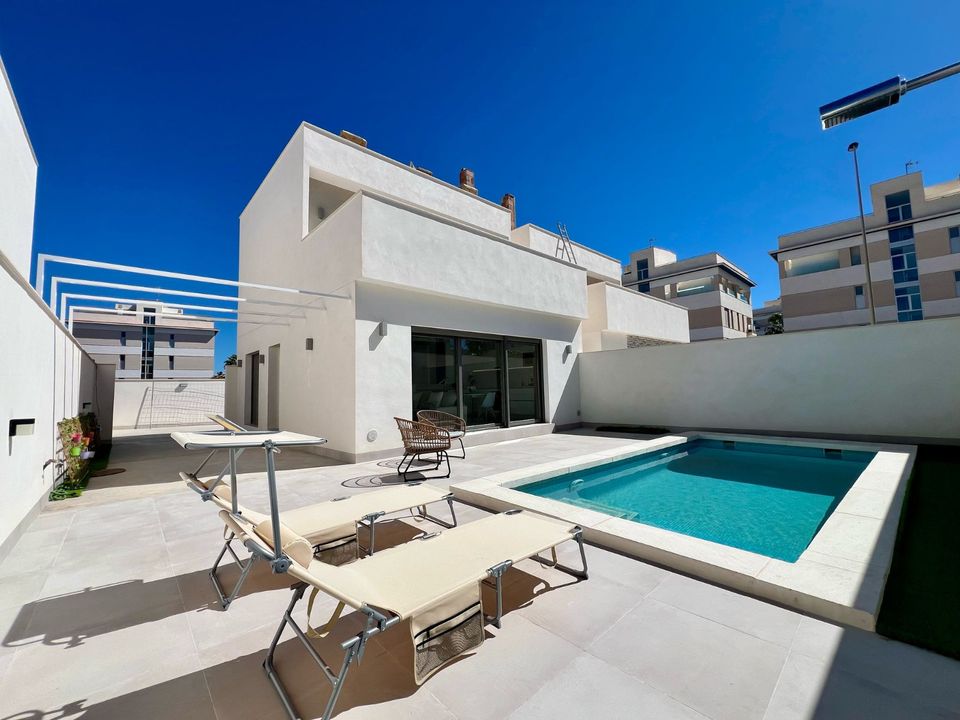 Villa in Los Dolses, Alicante - photo 1