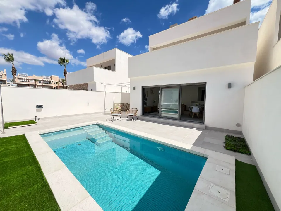 Villa in Los Dolses, Alicante - photo 2