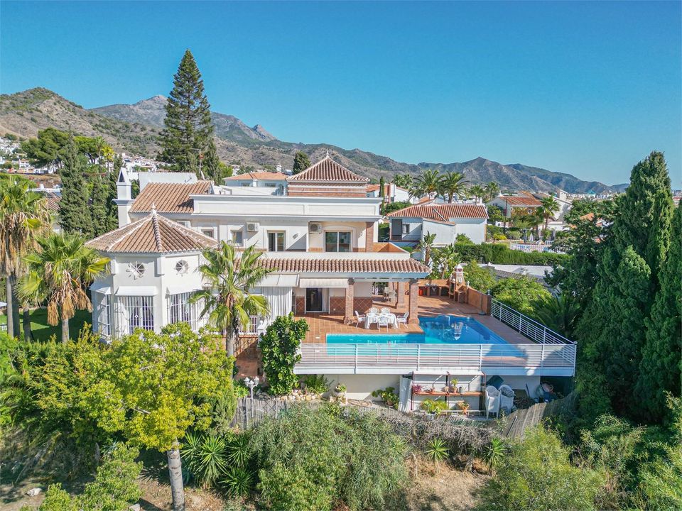 Villa i Nerja, Malaga - foto 1