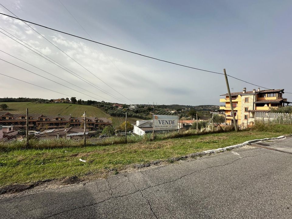 Helårsgrund i Guidonia Montecelio, Rome - foto 1