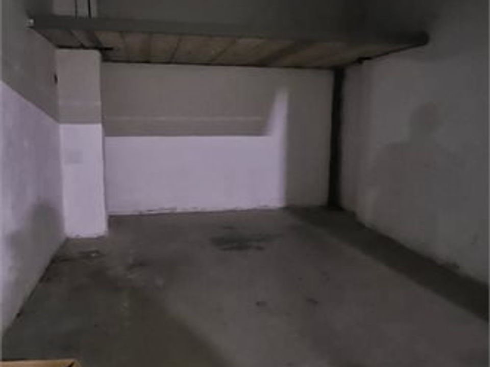 Parkeringsplads i Colle di Val d'Elsa, Siena - foto 1