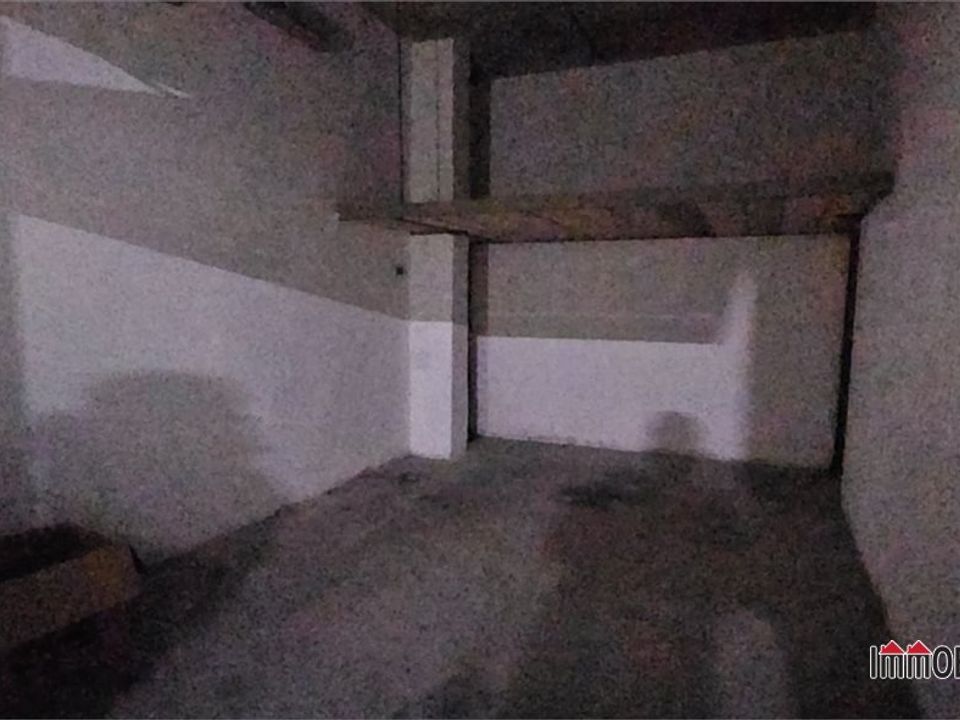 Parkeringsplads i Colle di Val d'Elsa, Siena - foto 2