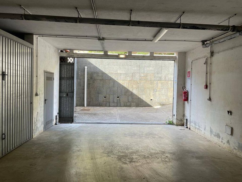 Parkeringsplass i Olbia, Sassari - bilde 2