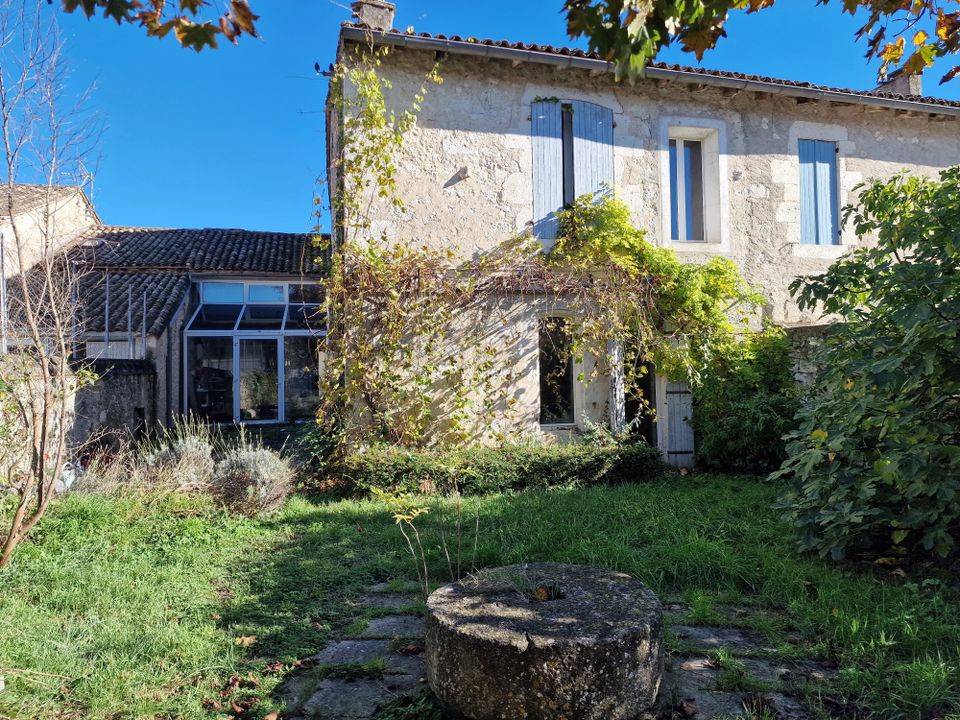 Village house in Eymet, Dordogne - photo 1