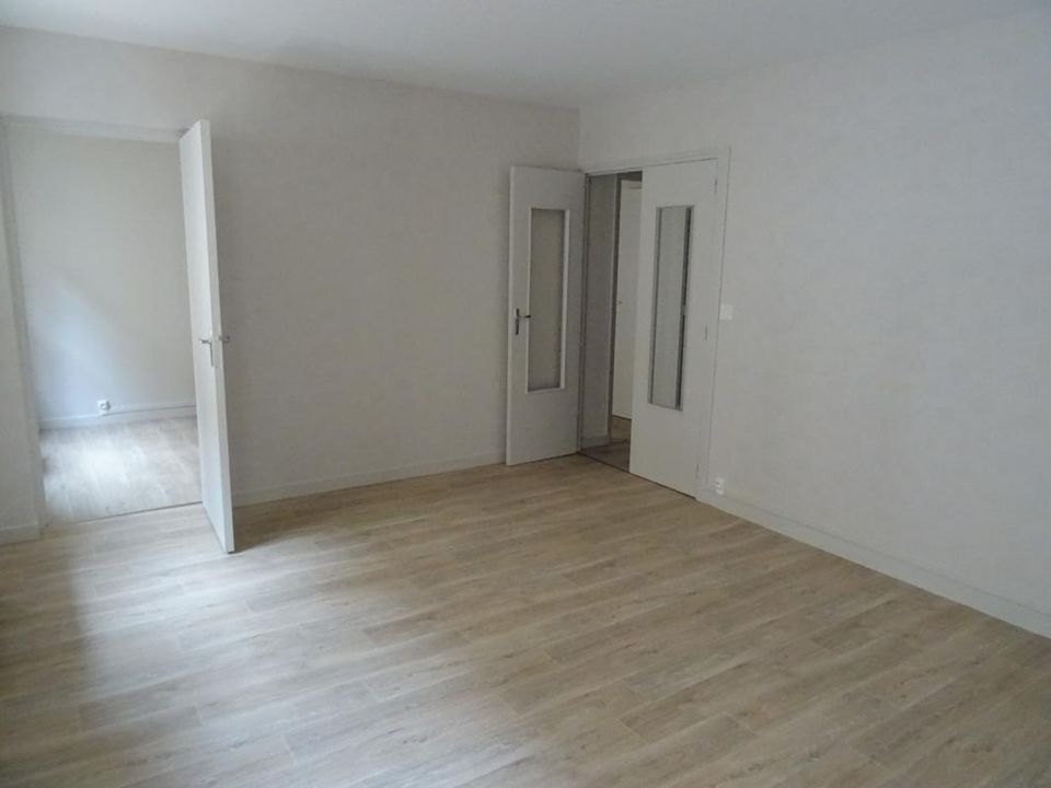 Apartment in Avallon, Yonne - photo 1