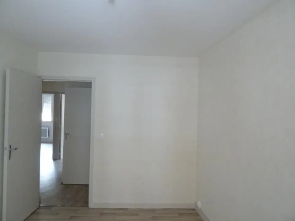 Apartment in Avallon, Yonne - photo 3