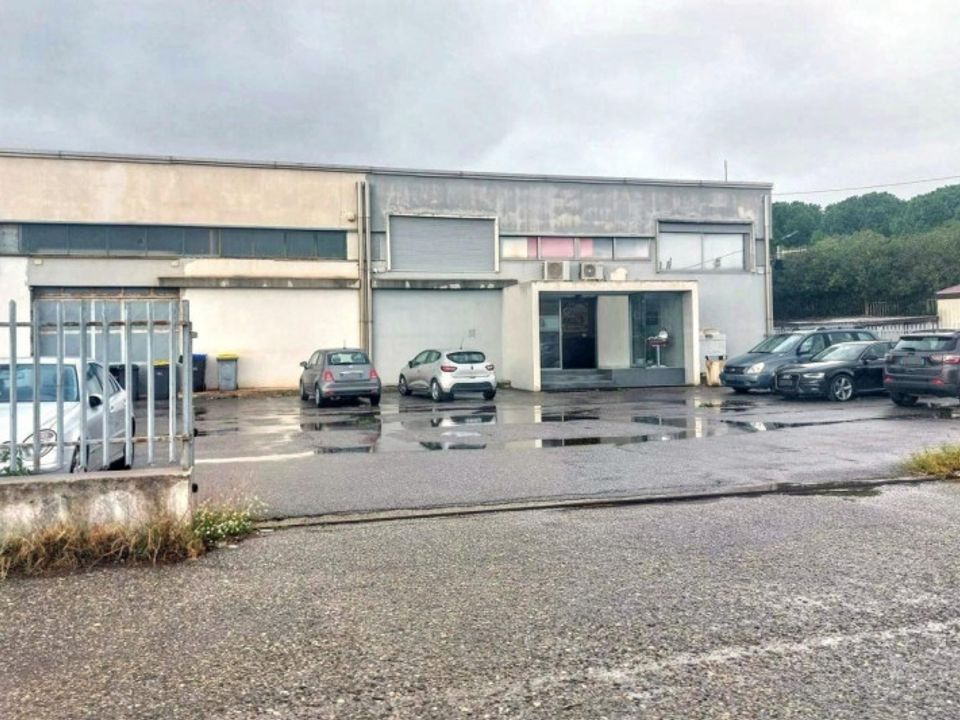 Erhvervsejendom i Messina, Messina - foto 1