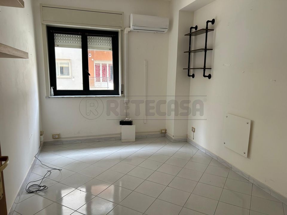 Erhvervsejendom i Caltanissetta, Caltanissetta - foto 2