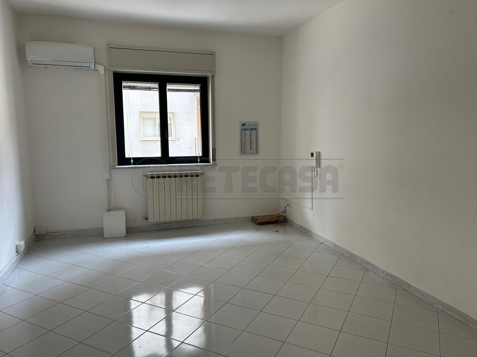 Erhvervsejendom i Caltanissetta, Caltanissetta - foto 3