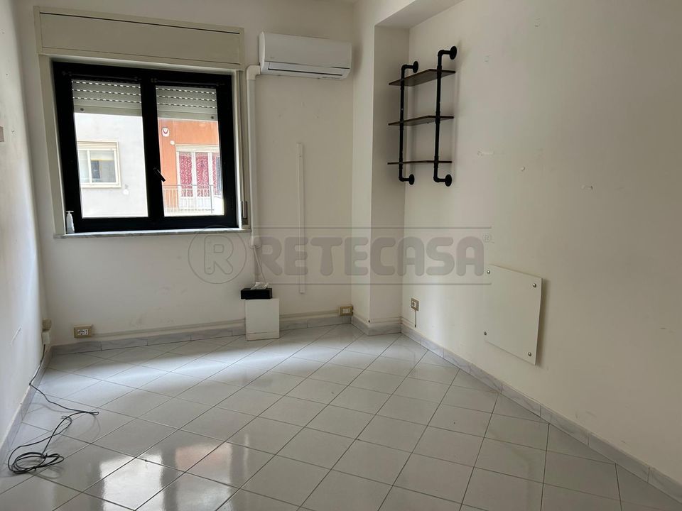 Erhvervsejendom i Caltanissetta, Caltanissetta - foto 4