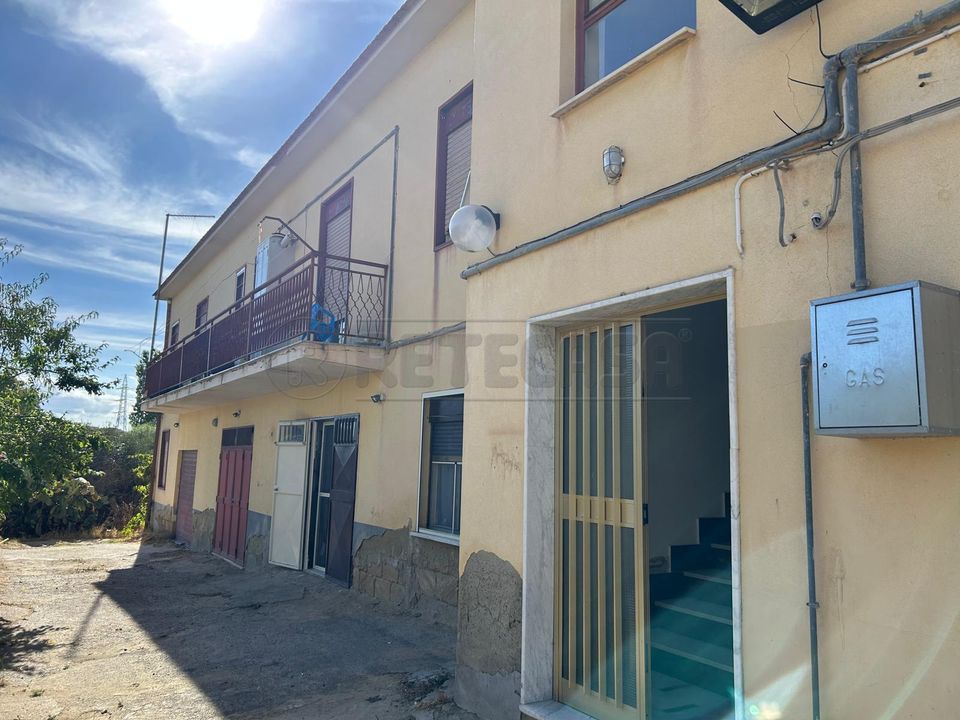 Erhvervsejendom i Caltanissetta, Caltanissetta - foto 2
