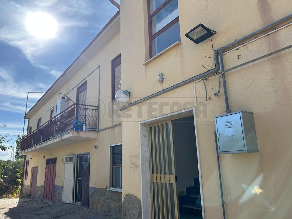 Erhvervsejendom i Caltanissetta, Caltanissetta - foto 2