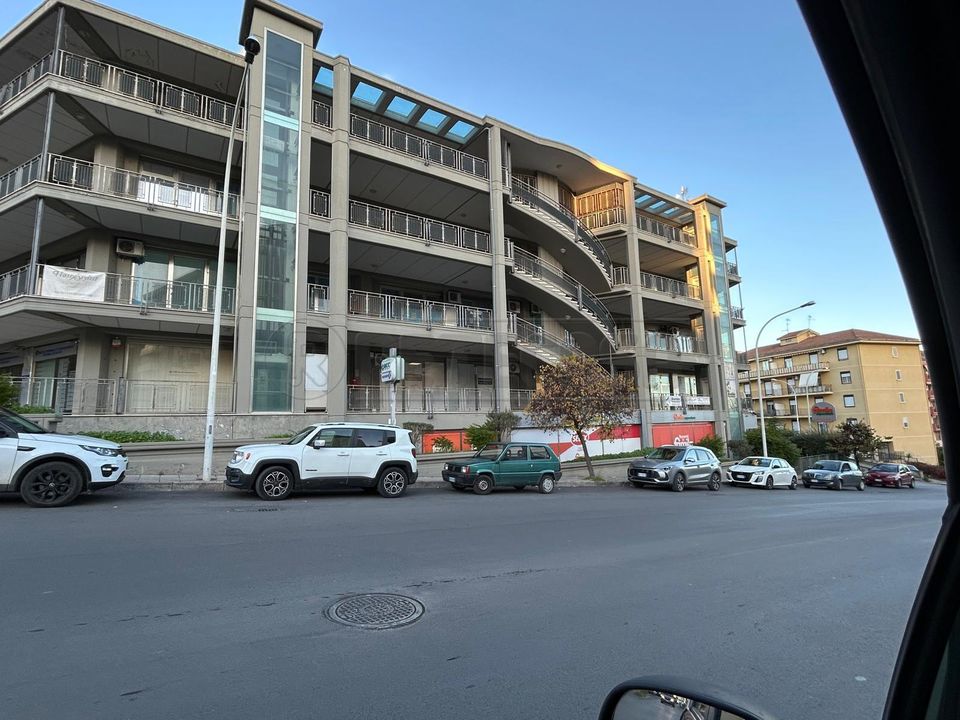 Erhvervsejendom i Caltanissetta, Caltanissetta - foto 1