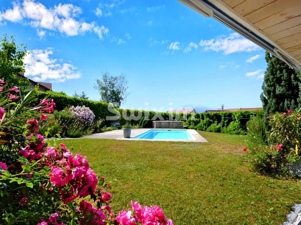 Villa in Annecy, Haute-Savoie - foto 1