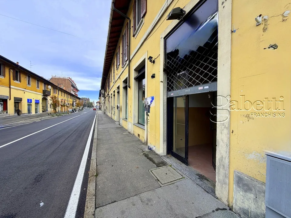 L'establiment comercial a Cornaredo, Milan - foto 1