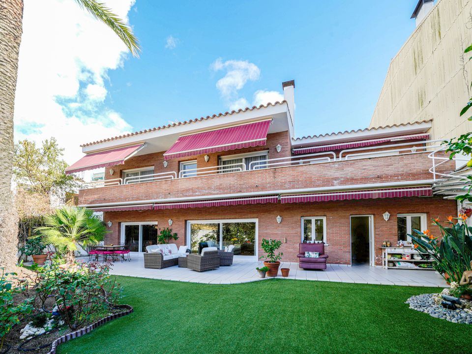 Villa i Pineda De Mar, Barcelona - foto 2