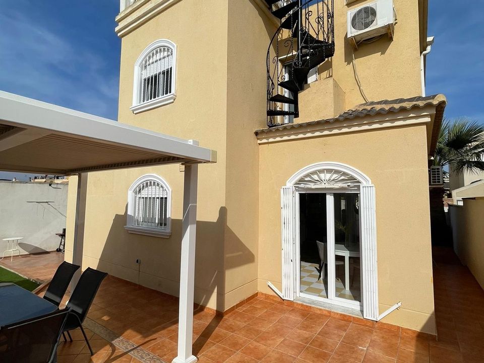 Villa i Torrevieja, Alicante - foto 1