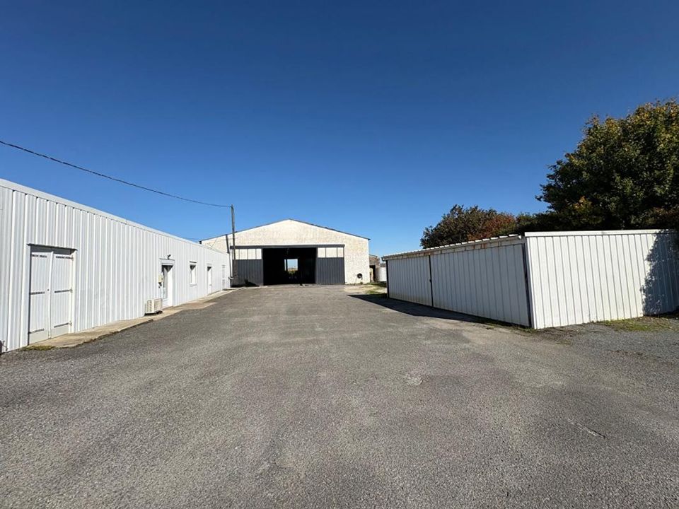 L'establiment comercial a Pons, Charente-Maritime - foto 2