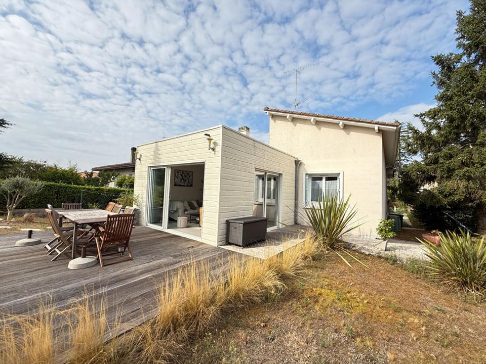 Villa in Saint-Yrieix-Sur-Charente, Charente - foto 2