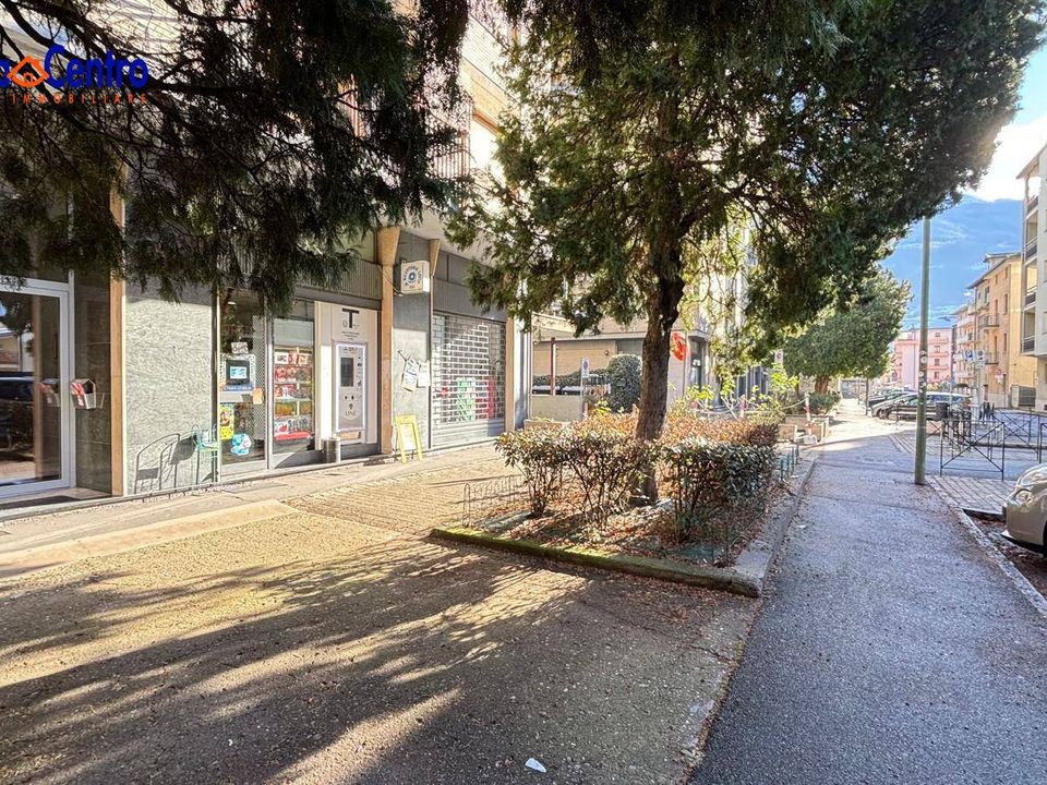 Erhvervsejendom i Aosta, Aosta Valley - foto 1
