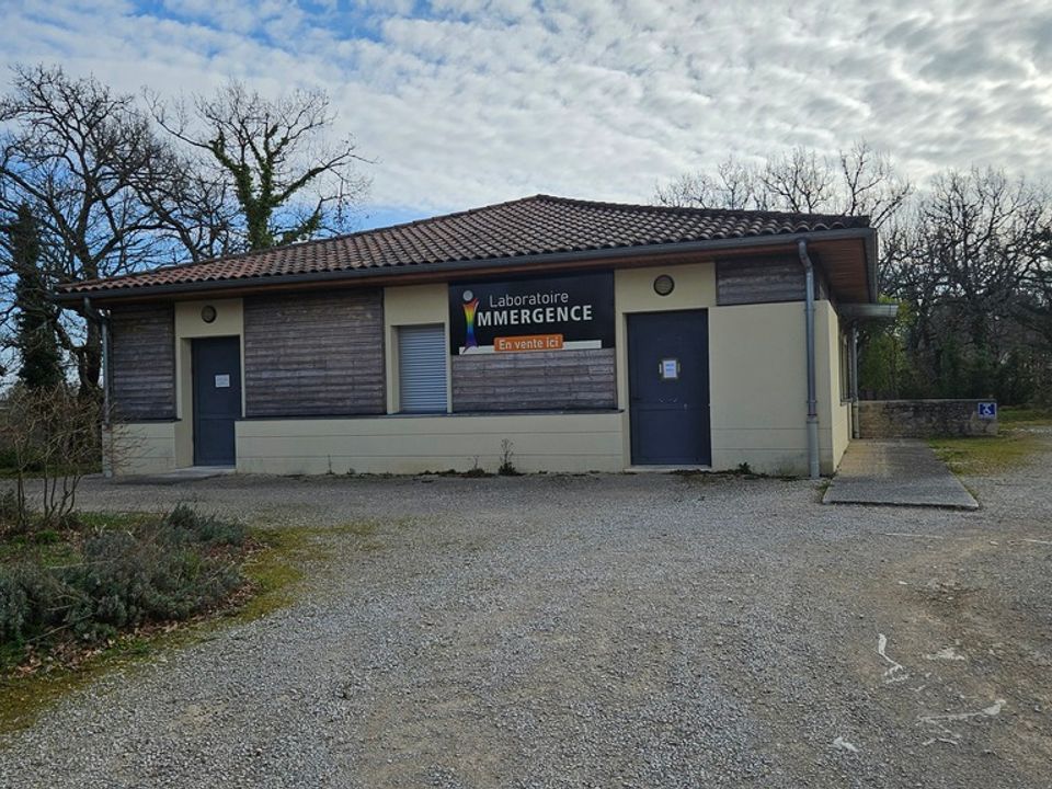Erhvervsejendom i Le Montat, Lot - foto 1