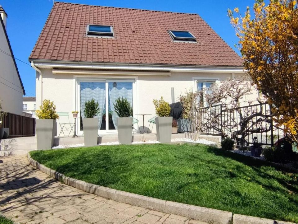 Villa i Les Clayes-Sous-Bois, Yvelines - foto 1