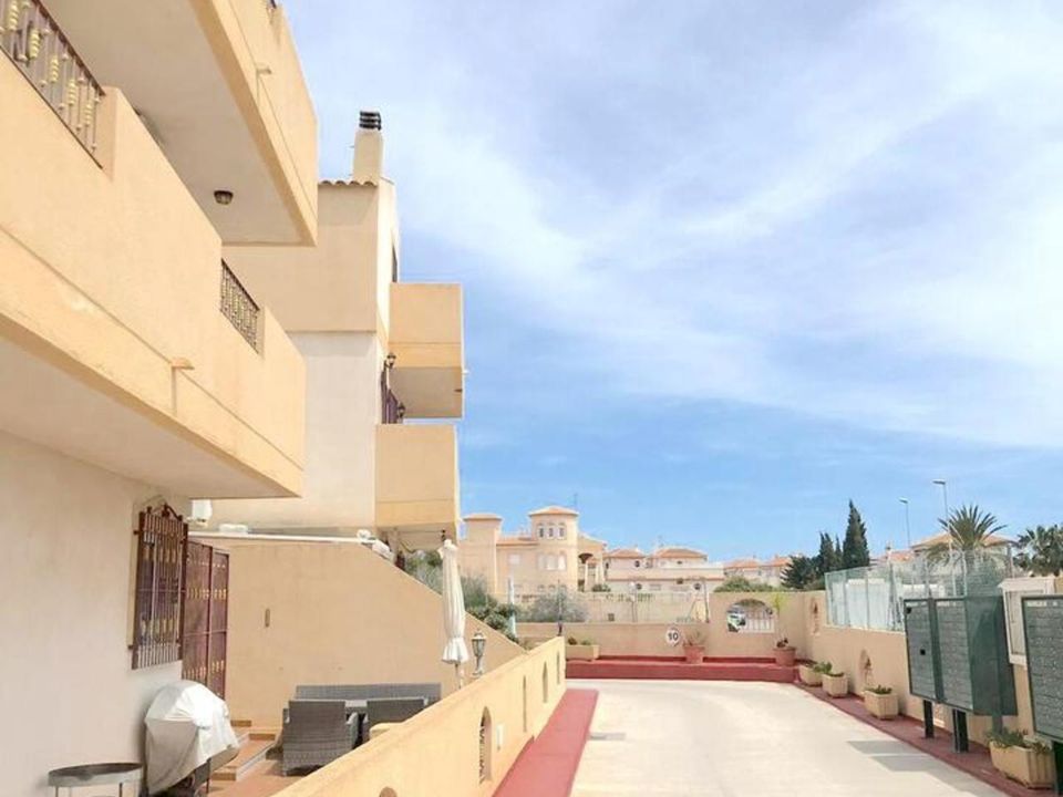 Byhus i Playa Flamenca, Alicante - foto 2