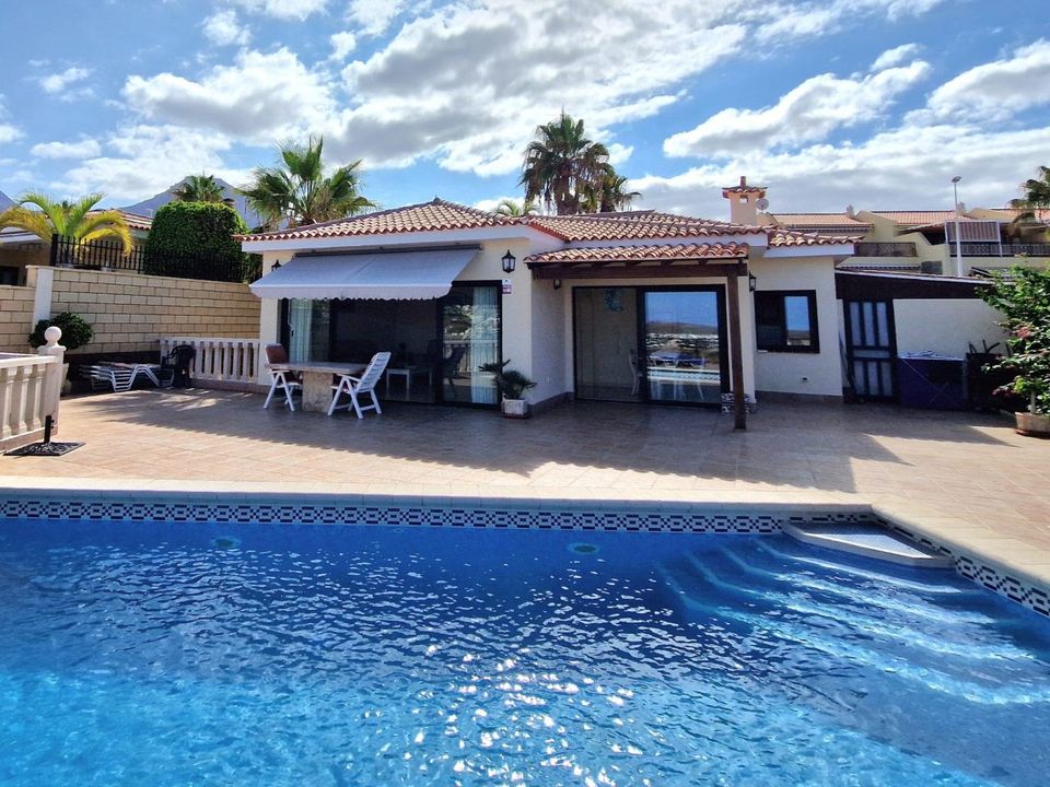 Villa i Playas De Fanabe, Tenerife - foto 1