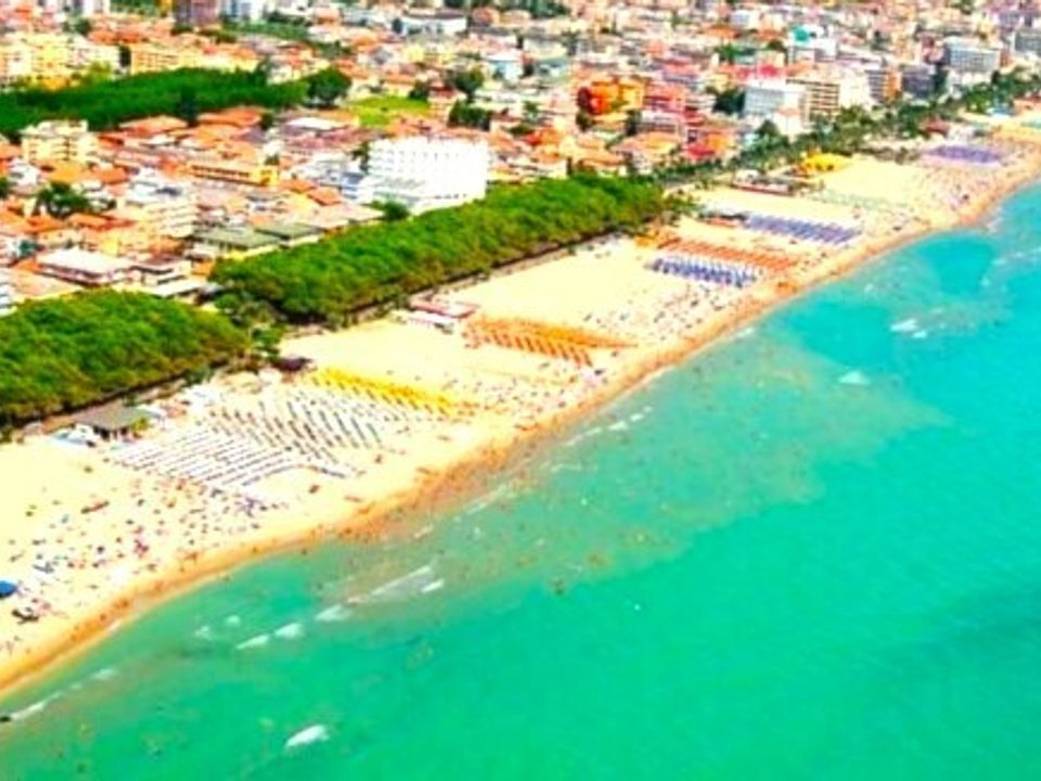 Erhvervsejendom i Alba Adriatica, Teramo - foto 3