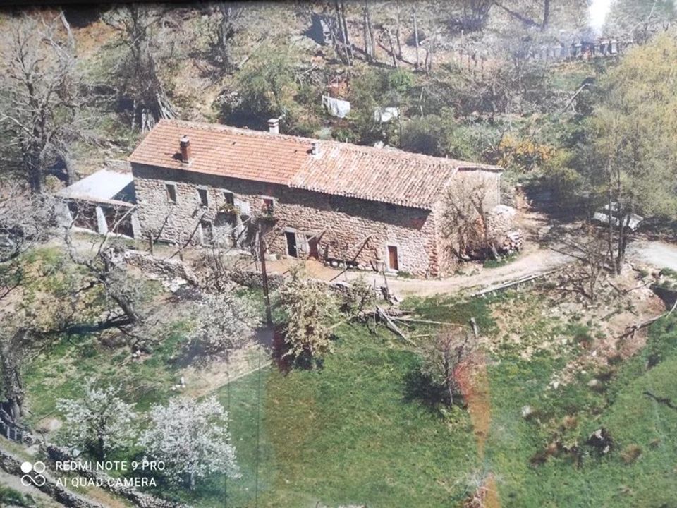 Villa i La Souche, Ardeche - bilde 1