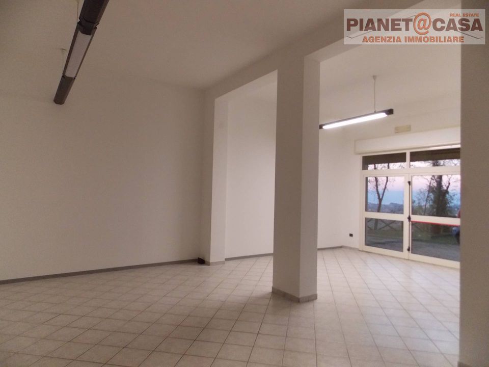 Erhvervsejendom i Castorano, Ascoli Piceno - foto 2