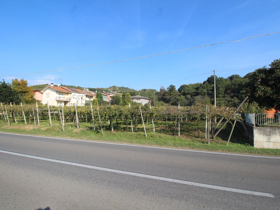 Helårsgrund i Gambellara, Vicenza - foto 1