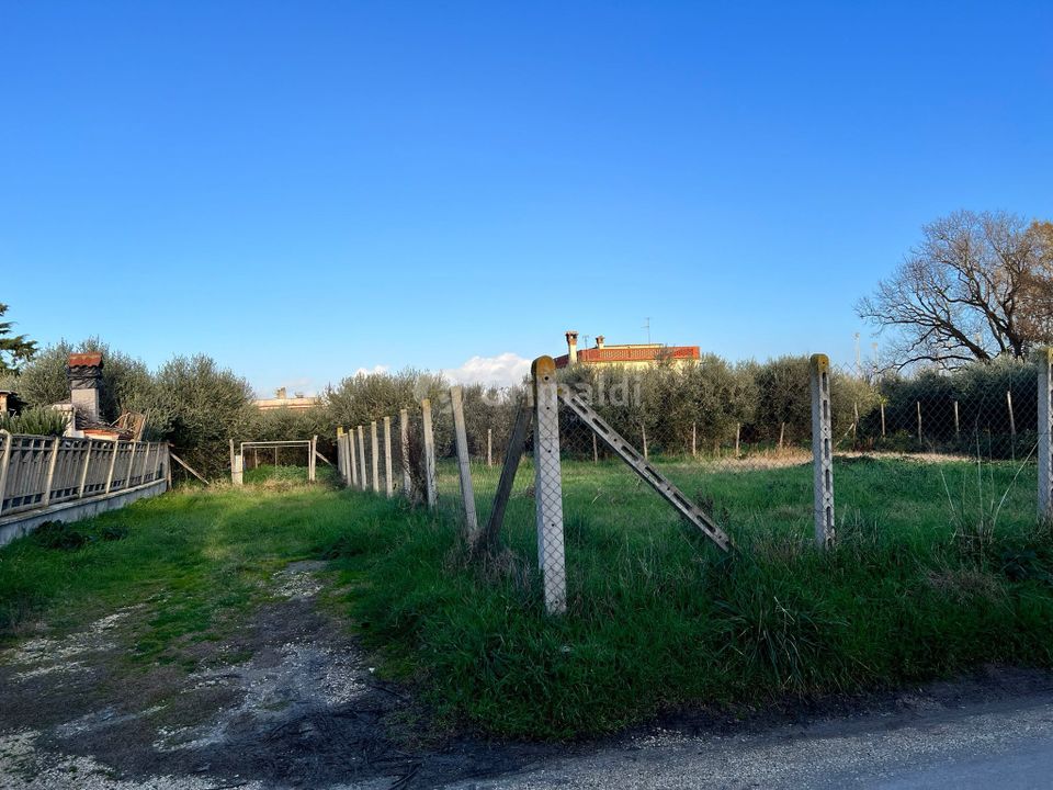 Helårsgrund i Nettuno, Rome - foto 1