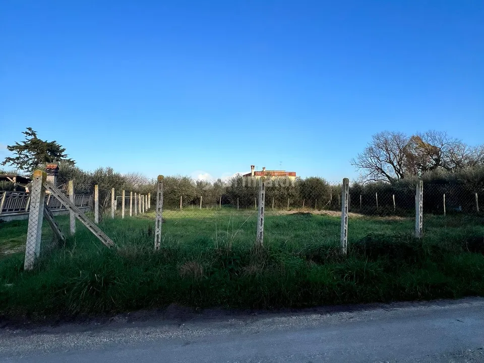 Helårsgrund i Nettuno, Rome - foto 2
