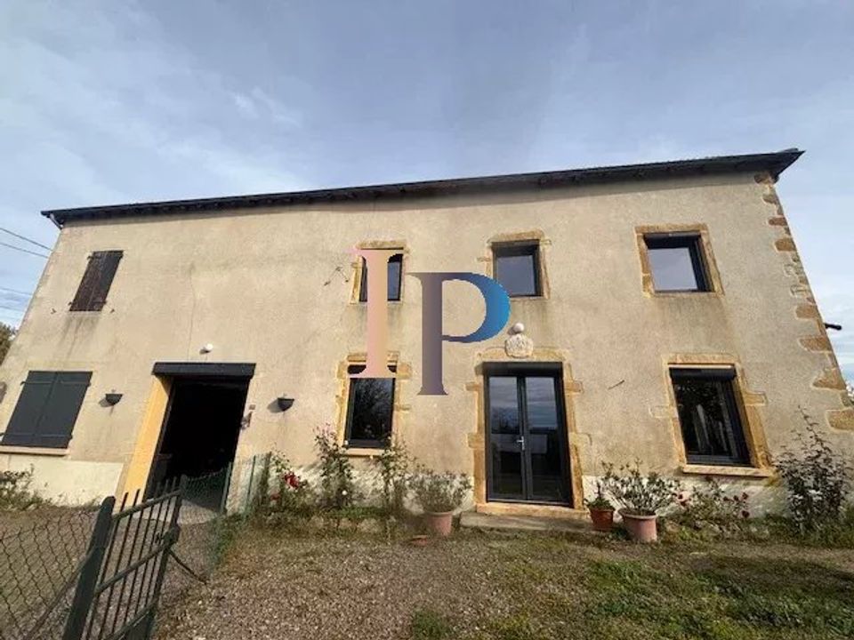 Villa i Pouilly-sous-Charlieu, Loire - foto 1