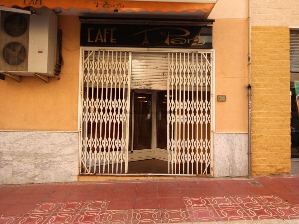 L'establiment comercial a Onil, Alicante - foto 1
