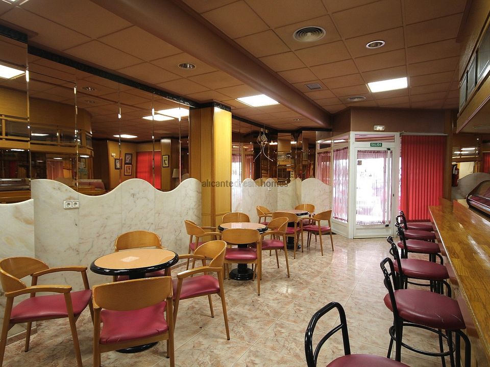 L'establiment comercial a Onil, Alicante - foto 3