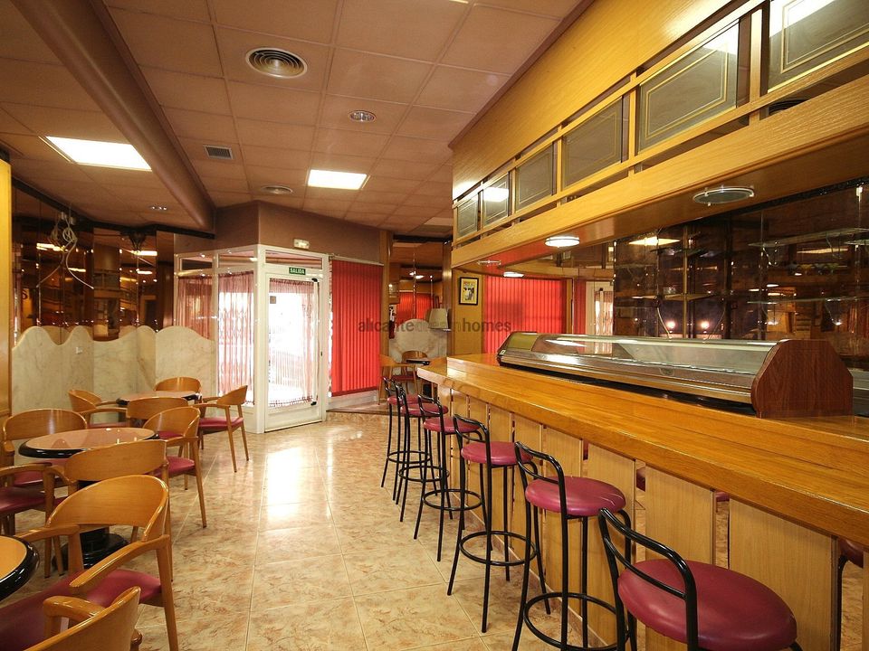 L'establiment comercial a Onil, Alicante - foto 5