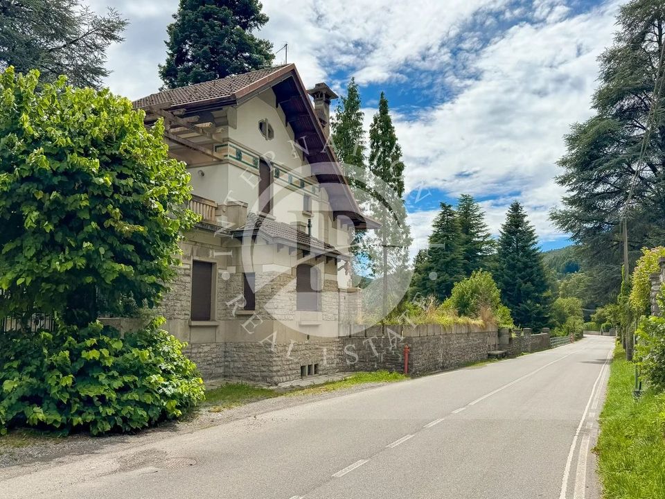 Villa i Alta Valle Intelvi, Como - foto 1