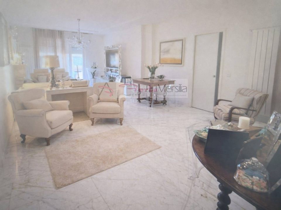 Lejlighed i Carrara, Massa and Carrara - foto 4